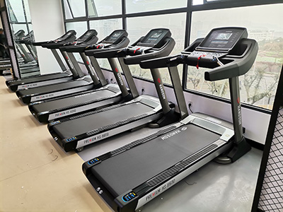 悍德森淺析在使用跑步機(jī)健身時的常見問題以及糾正方法