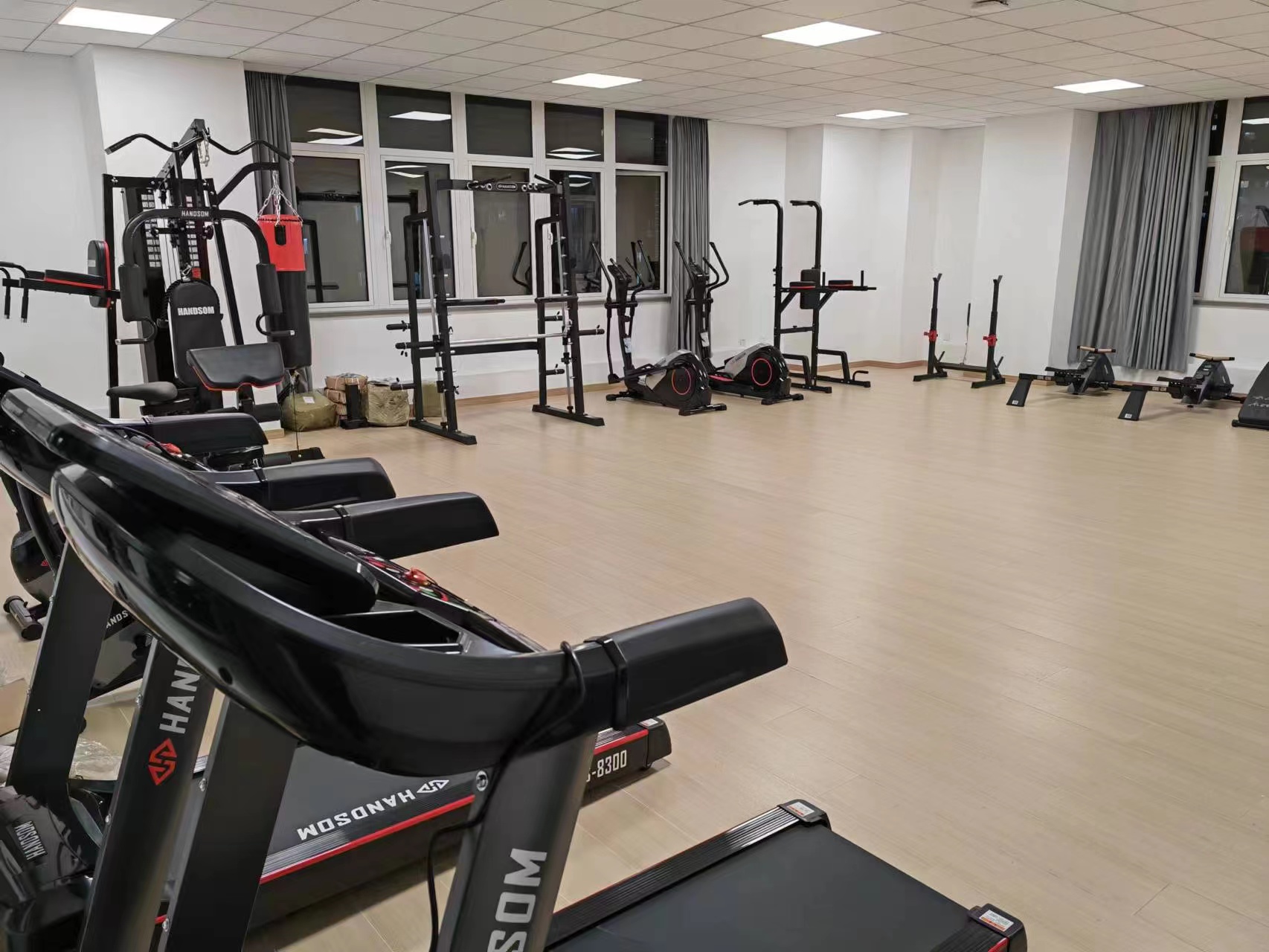 企事業(yè)健身房配置健身器材，應(yīng)該如何搭配？